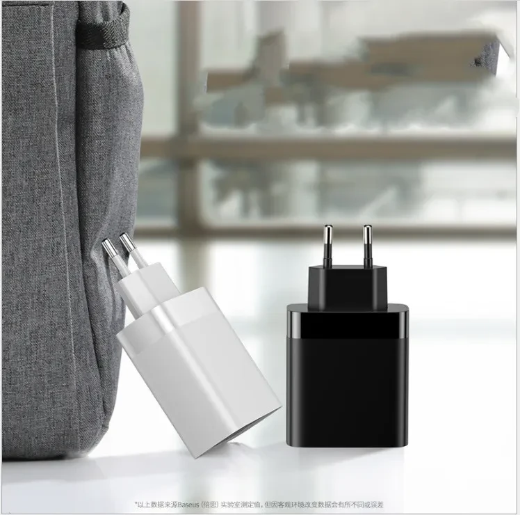 Mirror Lake Digital Display 4U Travel Charger