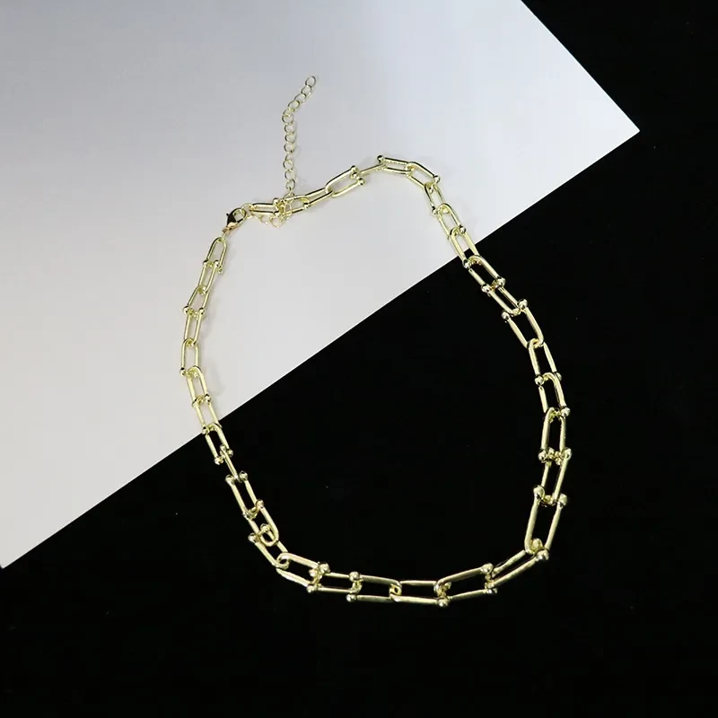 U-shaped thick chain stitching necklace