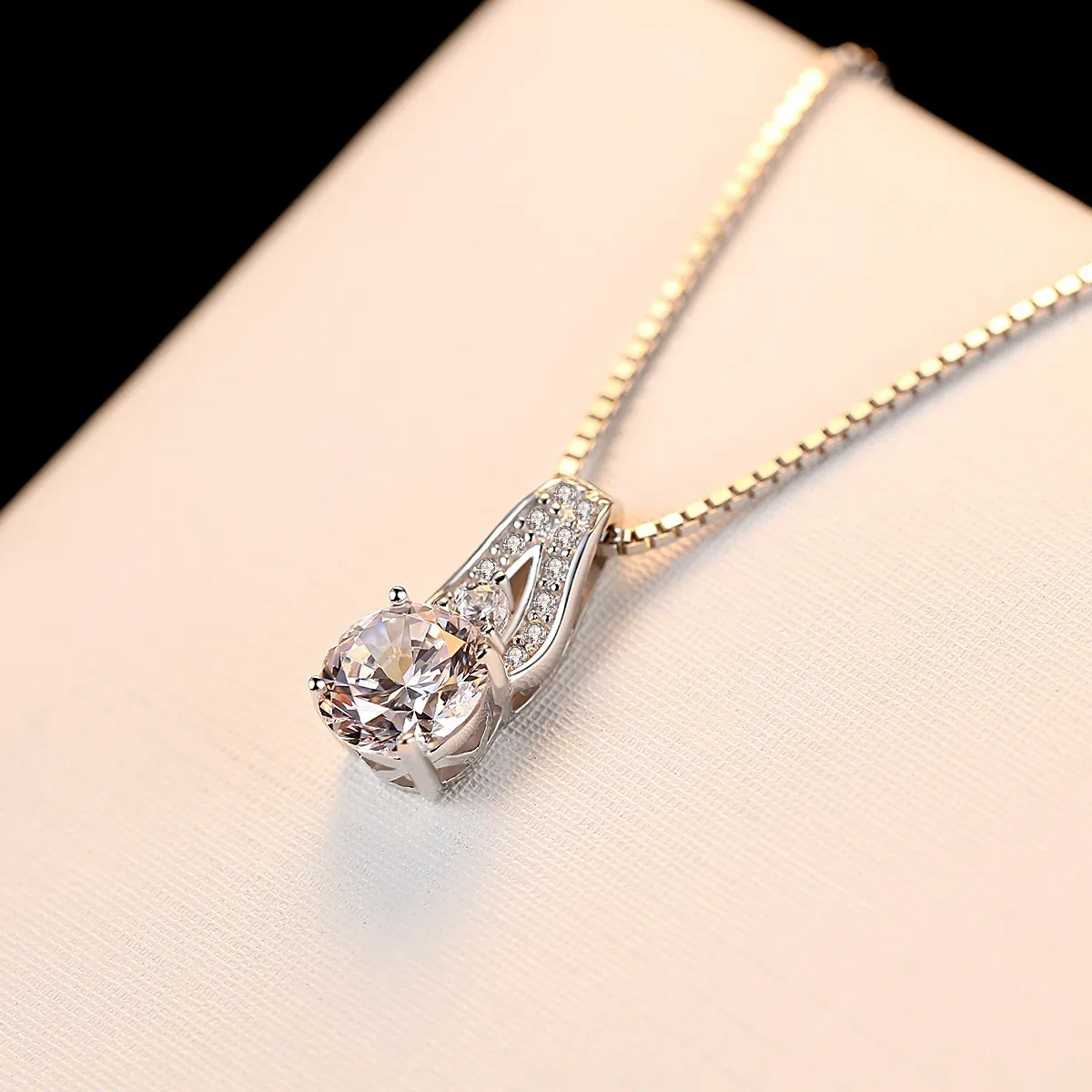 S925 Sterling Silver Necklace With Eight Heart And Eight Arrow Zircon