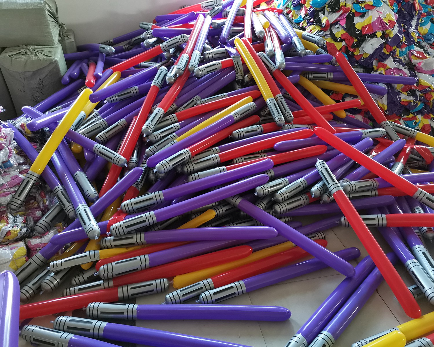 New Kids Inflatable Lightsaber Laser Sword Toy - 100cm PVC Inflatable Stick for Children