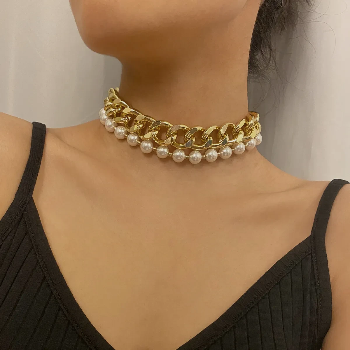 Geometric Imitation Pearl Necklace