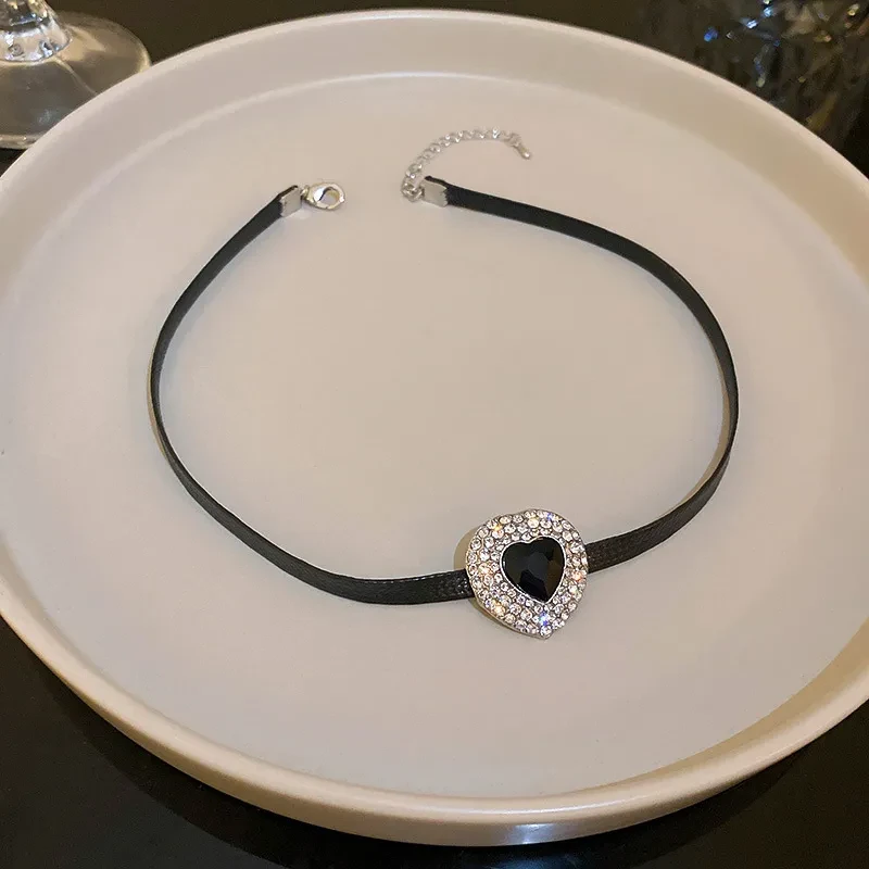 Women's Personality Temperament Diamond Love Necklace