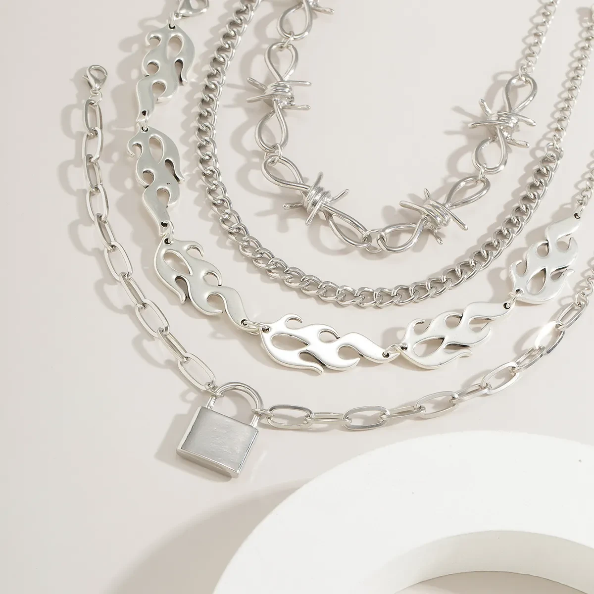 Temperament Simple Lock-shaped Bow Foot Ornaments