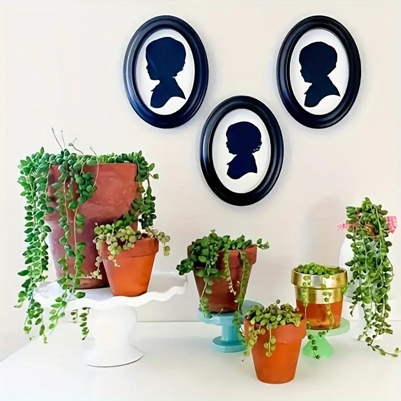 Elegant Black Oval Photo Frame