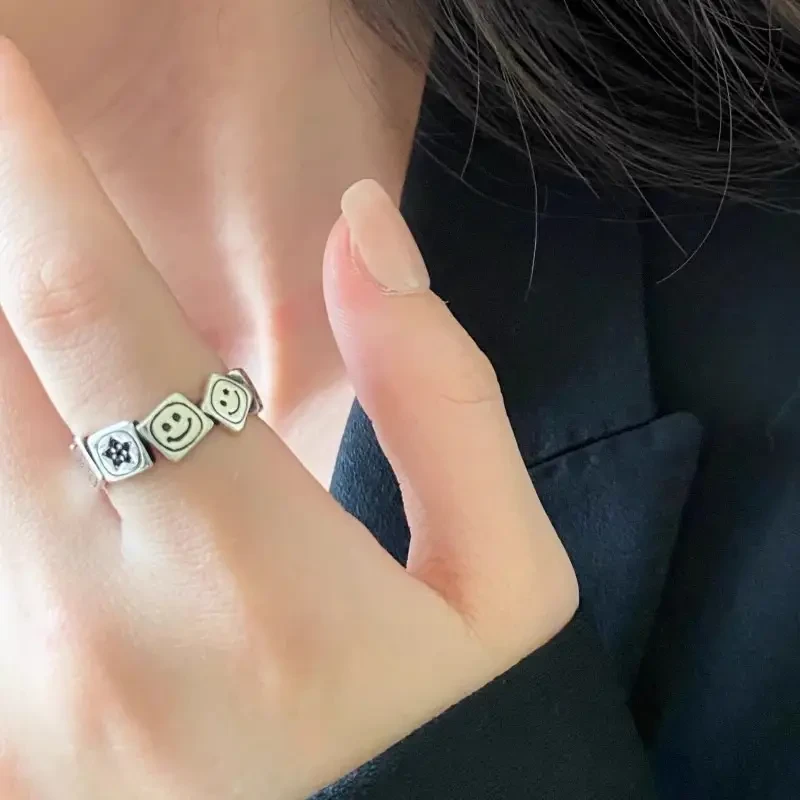 Vintage English Joyful Face Ring: A Statement of Style and Joy