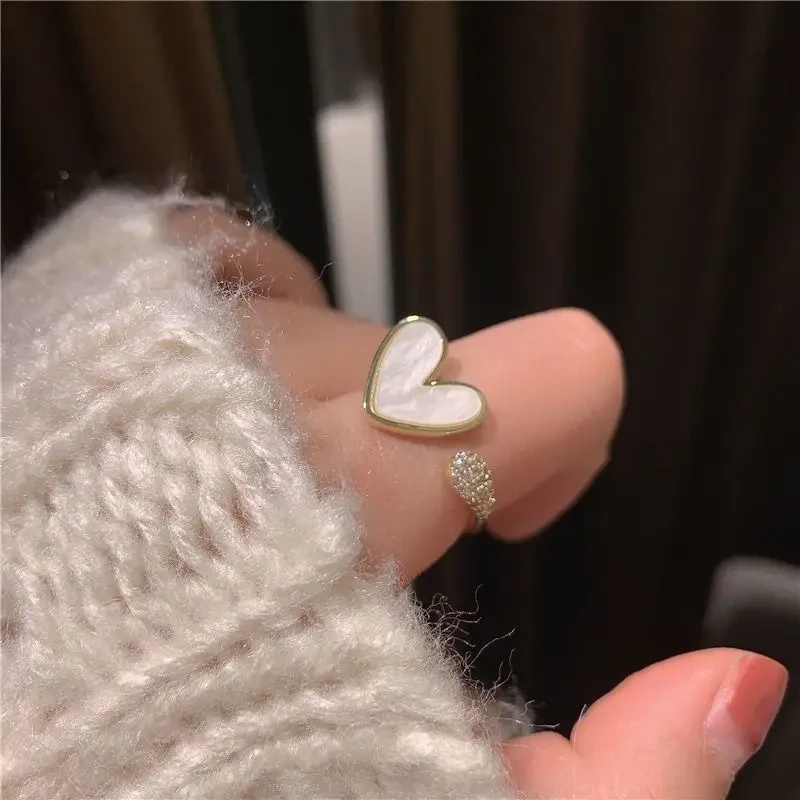 Chic Adjustable Love Heart Shell Ring: A Bold Statement of Style and Love