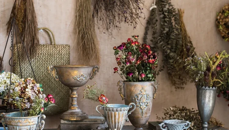 Classical goblet flower