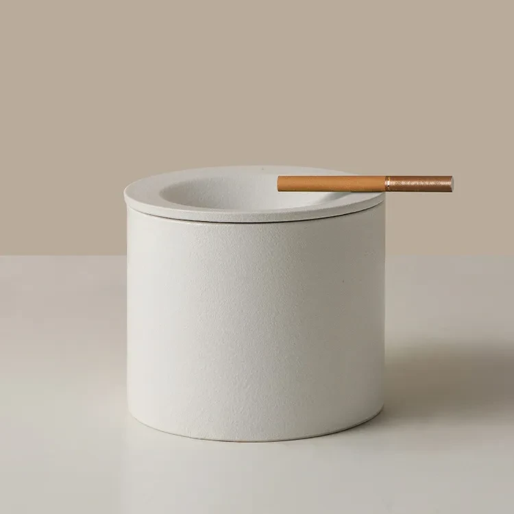 Creative Ceramic Ashtray With Lid Anti-fly Ash Office Coffee Table Household Ashtray Ornaments