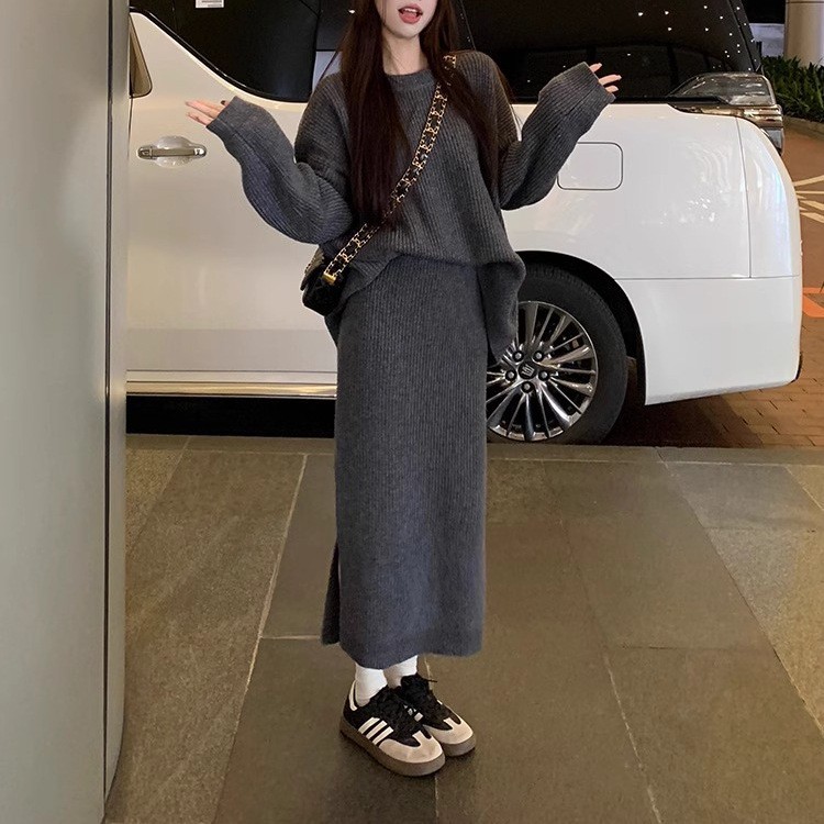 Side Slit Skirt Small Sized Man's Wear