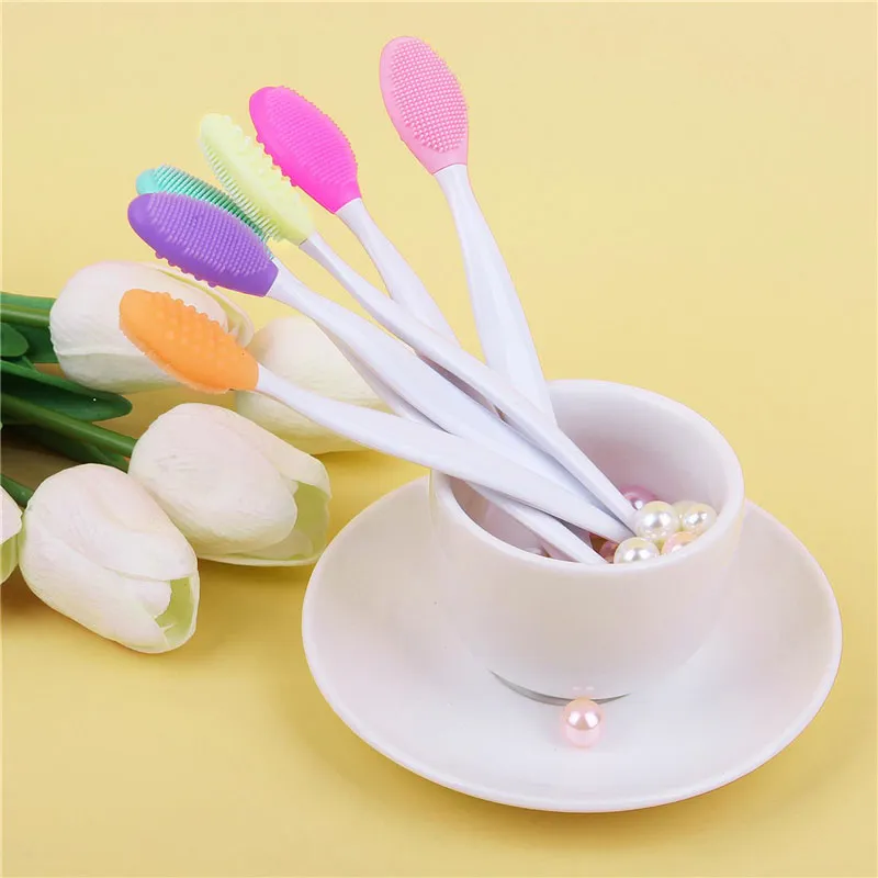 Lip Exfoliator Tool