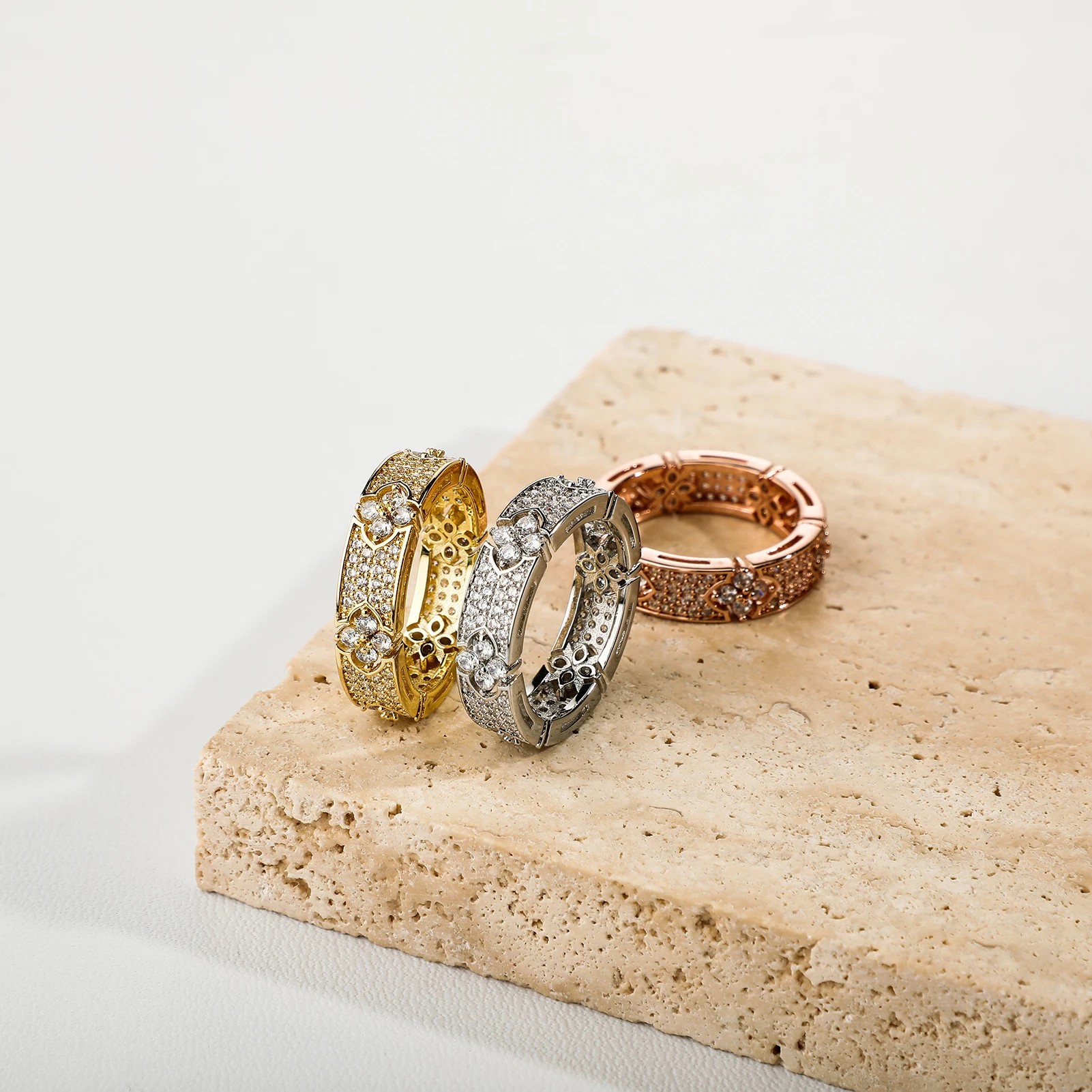 TOPGRILLZ 6MM Iced Out Four Leaf Flower Ring