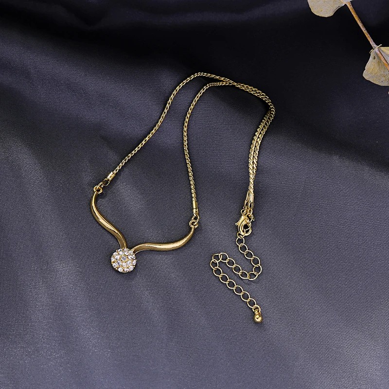 Jewelry Set Short Pendant Necklace & Stud Earrings for Women