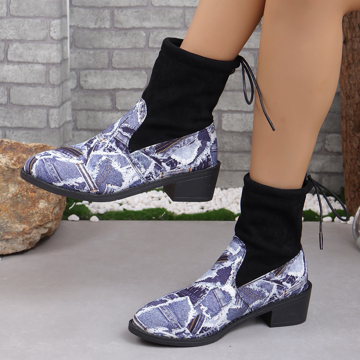 SerpentLace Square-Heel Sock Booties