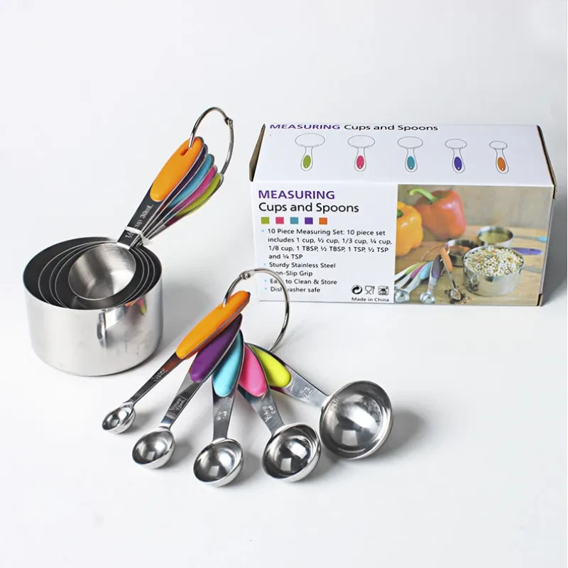 Metal measuring spoons