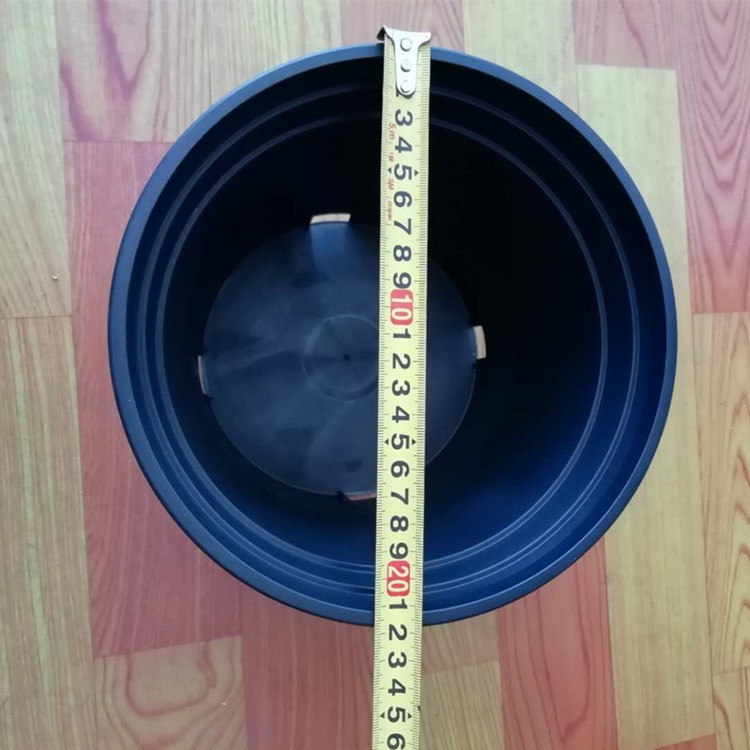 Large Plastic Garden Pots