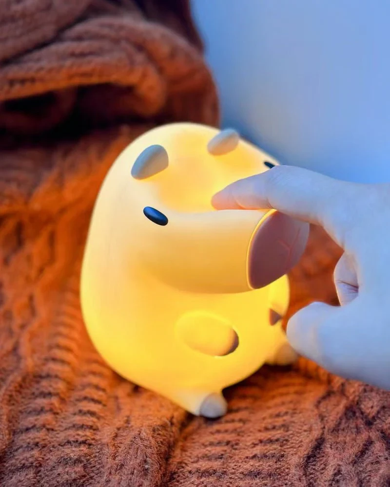Capybara silicone night lamp